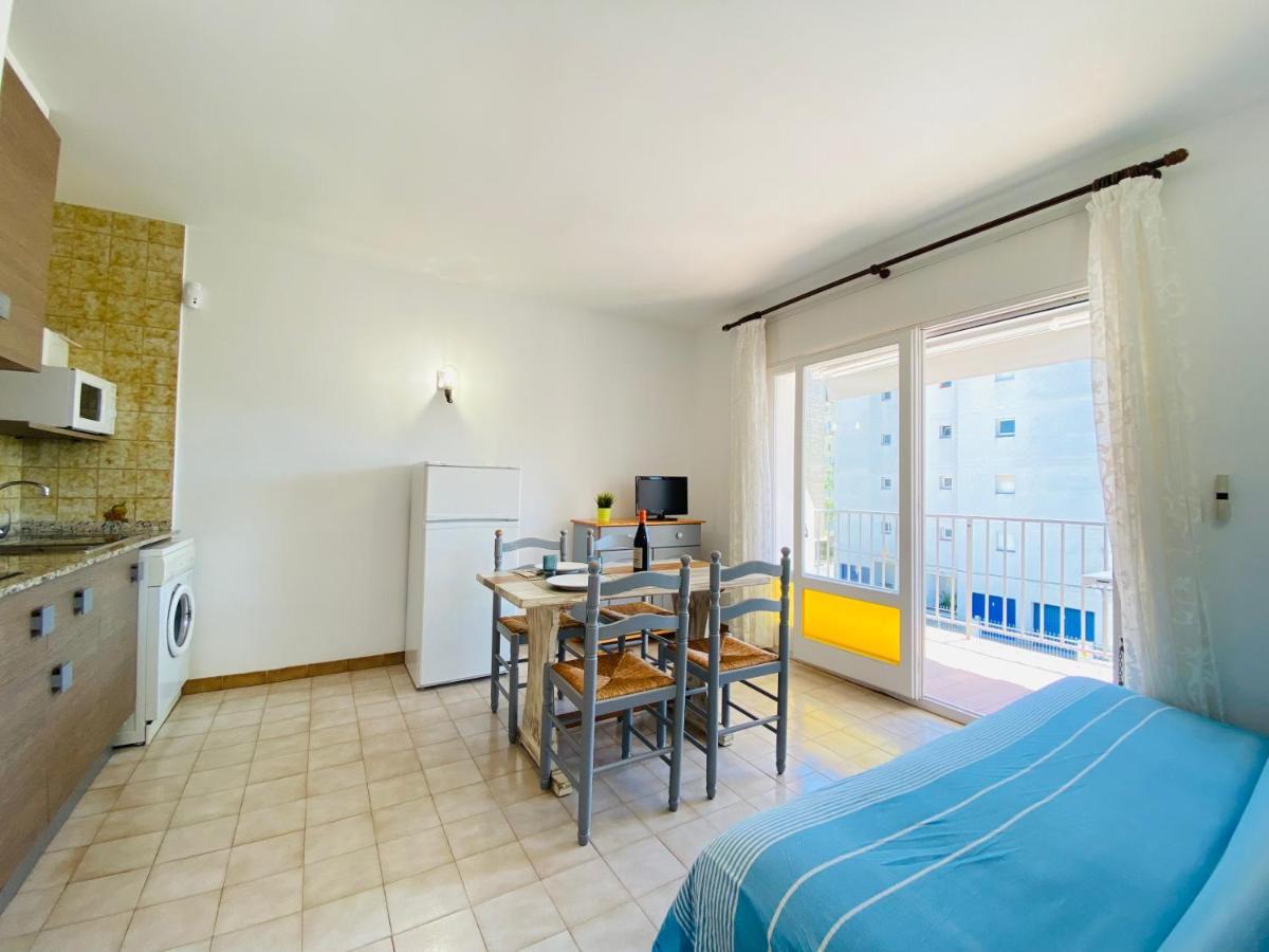 Apartamentos Aquarium. روساس المظهر الخارجي الصورة