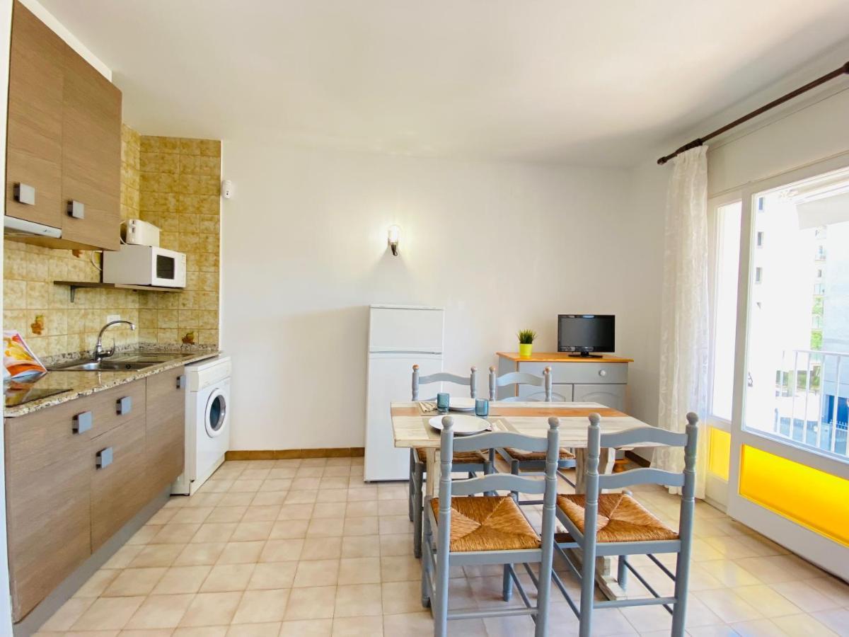Apartamentos Aquarium. روساس المظهر الخارجي الصورة